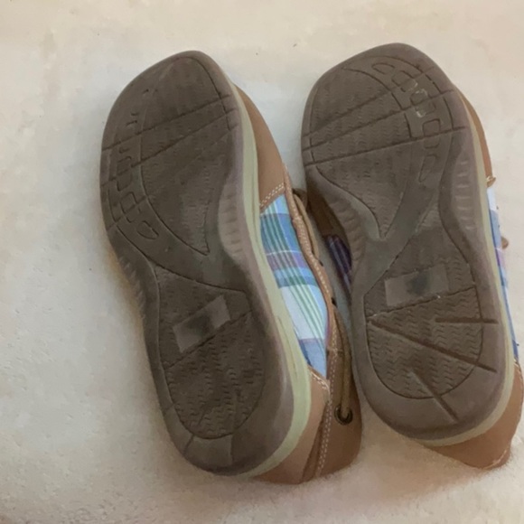 Sbicca Tan Loafers with Striped Detail - Picture 6 of 7